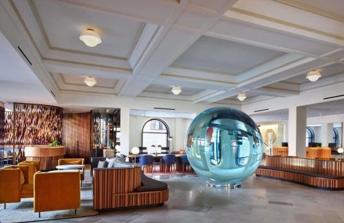 Downtown West Hotel | 21c Museum Hotel St Louis