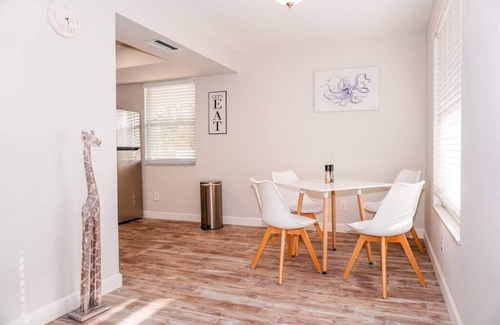 Indian Rocks Beach Cottage | 2201 - Suite A · New Modern Chic Suite Walkable Steps to Beach