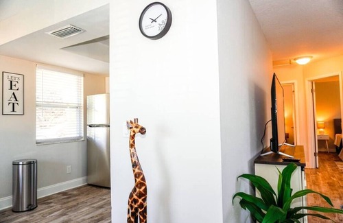 Indian Rocks Beach Cottage | 2201 - Suite B · Ocean Spray Hideaway - New Steps to Beach and Sand