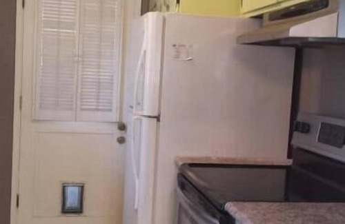 Downtown North House | 223 Downtwn! 2story townhouse 3bdrm/3bth/carpt,A/C