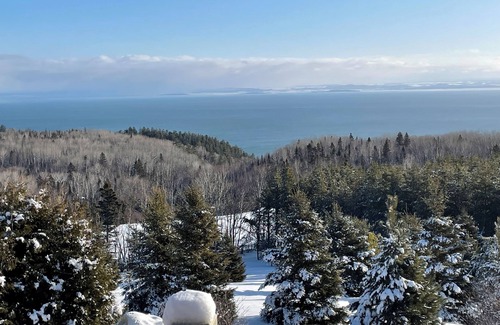 Pointe-au-Pic Ski Chalet | 23-acre estate with EXCEPTIONAL views of the St. Lawrence River!
