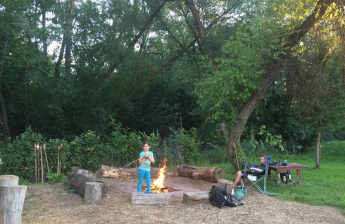 Eagle House | 23 Acre Riverfront bunkhouse “Glamping” glamorous camping in the city of Eagle!
