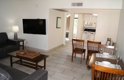 New Papago Parkway Apartment | 233 Prime Scottsdale Location-Outdoor Pool!