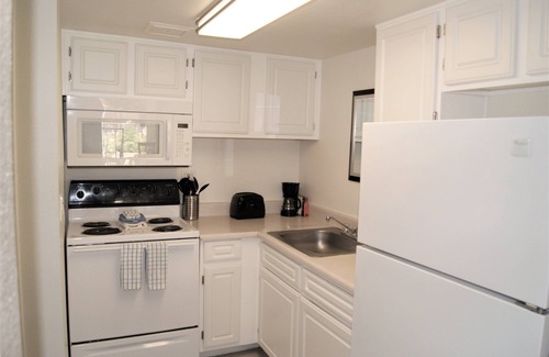 New Papago Parkway Apartment | 233 Prime Scottsdale Location-Outdoor Pool!