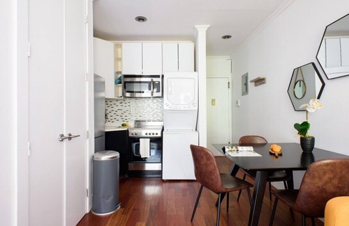 Peter Cooper Village Apartment | 24-10 Studio in Prime Gramercy WD in Unit