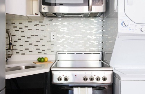 Peter Cooper Village Apartment | 24-10 Studio in Prime Gramercy WD in Unit