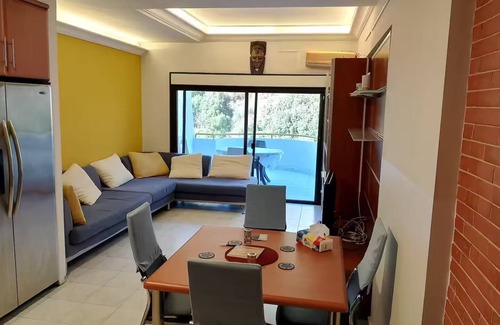 Duhur ash Shuwayr Apartment | 24/7 Elec - Pool - AC - WiFi - 2 Bedrooms Charming Duplex