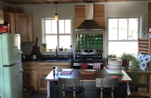 West Tremont House | 24 - Funky and charming, 'small house' in West Tremont