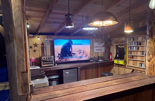 Irvine Cabin | 240 Sq Ft Tiny Home w/WIFI in Irvine