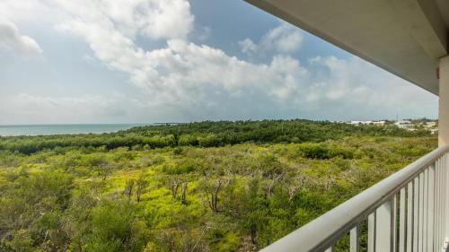 Tavernier Apartment | 2405 Ocean Pointe Suites