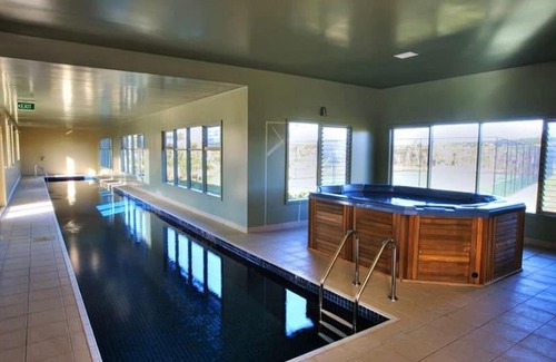 Cowes Villa | 241 - Modern Exclusive Resort Villa w Pool Spa & Gym