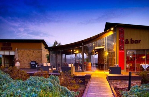 Cowes Villa | 241 - Modern Exclusive Resort Villa w Pool Spa & Gym