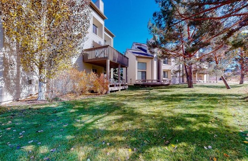 Elkhorn Village Hotel | 2498 Indian Springs