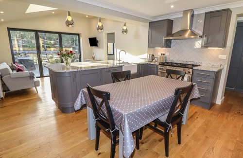 Llangollen Cottage | 25 Maes Collen