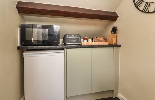 Lancaster Cottage | 25 ST. GEORGES QUAY, family friendly in Lancaster