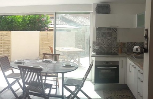 Narbonne-Plage House | 250m from the Mediterranean, a holiday home with the scent of the sea.