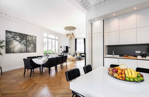 16th Arrondissement Apartment | 250m2 Lavish 5Bedroom on Avenue Paul Doumer–A True Masterpiece of Comfort &Class