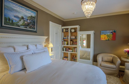 South End House | 254 South Union Street Guest House