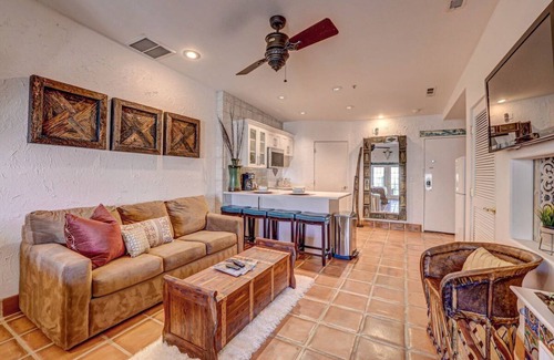 St. George Villa | 27 Amira ALLMAN · Relax! Spanish Rose King Bed+Kitchen Pool+Spa+Gym