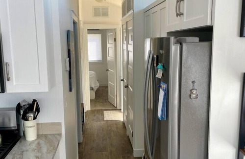 Regional District of Mount Waddington Apartment | 27 - On The Rocks Cottage