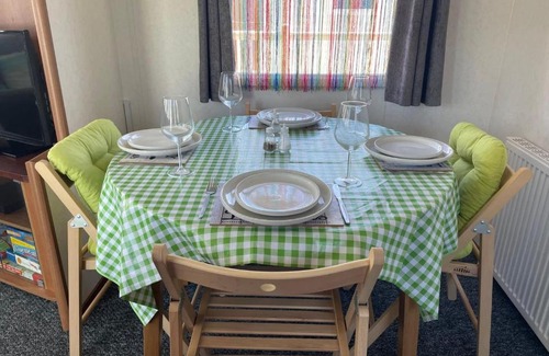 Pevensey Ski Chalet | 27 Tower View Pevensey Bay Holiday Park