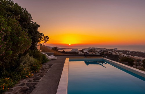 Oia Villa | 270 Oia's View House I, Private Swimming Pool, outdoor Hot Tub, Sunset View
