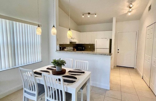 Boca Raton Apartment | 270D - Boca Retreat w/Pool, Parking, Near Evert Tennis & Shops