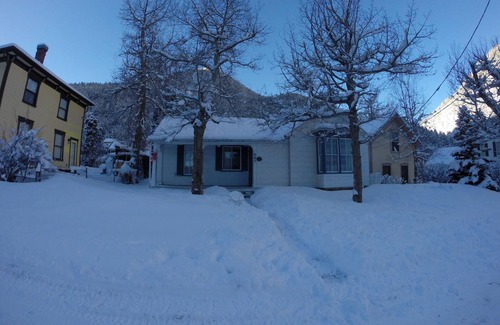 Historic District Cottage | 29 day rental - Flexible — extended Fall, Winter, Spring in the Rockies!