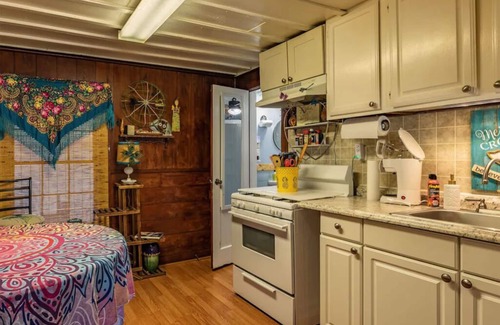 Bacliff House | 2B/1B sleeps 8 on waterfront property - 270' pier, pool, hot tubs & amenities