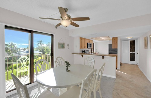 South Island Condo | 2B/2B Fairview Isles 226 Condo, Walk to Beach, Heated Pool!