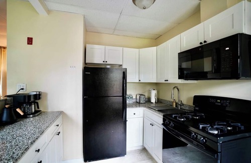 College Hill Apartment | 2B1B Family Retreat,Private Kitchen, Brown&RISD