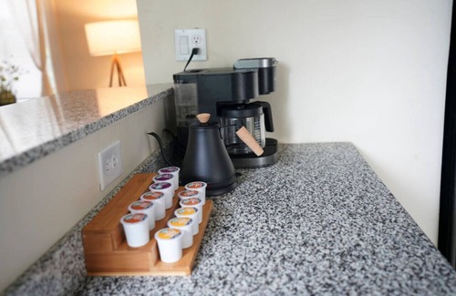 College Hill Apartment | 2B1B Family Retreat,Private Kitchen, Brown&RISD