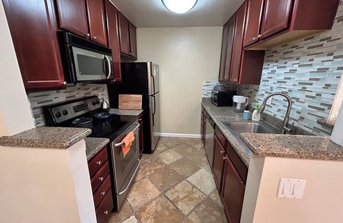 Willow Glen Condo | 2B2B APT ATT fiber Fast WiFi Apple TV Disney+ ESPN