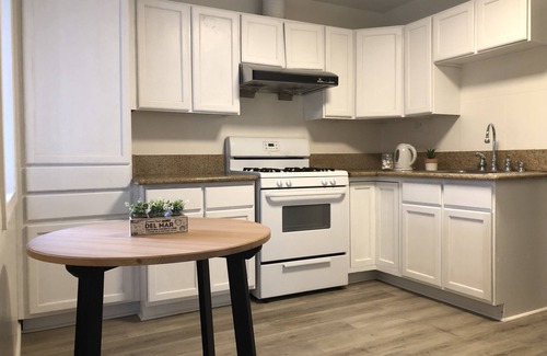 Arcadia House | 2b2ba Cottage with courtyard in Arcadia, 30mins to DTLA(AC,laundry and parking)
