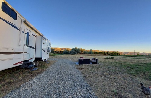 Prosser House | 2Bath Camper: Private yard, fire pit, walking path