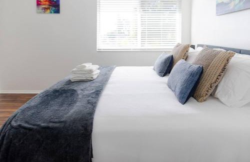 Alhambra Apartment | 2BD/2BA Apartment in DT ALhambra