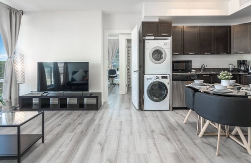 Brentwood Condo | 2BD 2BA mountain view Condo near UofC CTrain + Gym