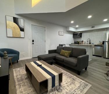 Dallas Apartment | 2BD DT Dallas l FIFA READY l 5 Min from Love Field