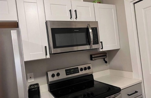 Lents House | 2BD modern unit downtown Lents in Portland.