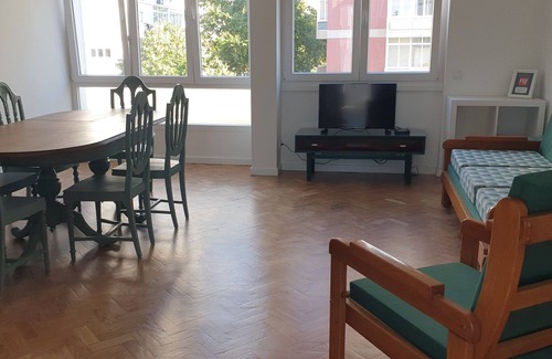 Lumiar Apartment | 2BDR Flat 5min walk to subway & green park