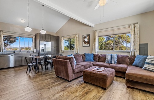 Flagstaff House | 2BDR | Sept. and Oct. Availability | Enjoy LVT Local Discounts!