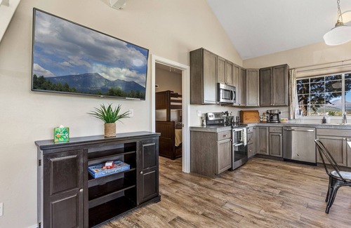 Flagstaff House | 2BDR | Sept. and Oct. Availability | Enjoy LVT Local Discounts!