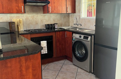 Greater Johannesburg Metropolitan Area Apartment | 2bed 2bath Aprtmnt in Peaceful Complex! Close to Lanseria Airport!