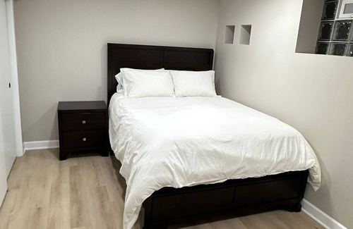 O'Hare Apartment | 2bedroom apartment in fantastic Chicago near Ohare and quick drive into the city