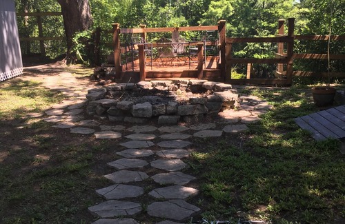 Vernon House | 2BR, 1 1/2 Bath Pet Friendly Home 35 minutes from Panama City Beach.