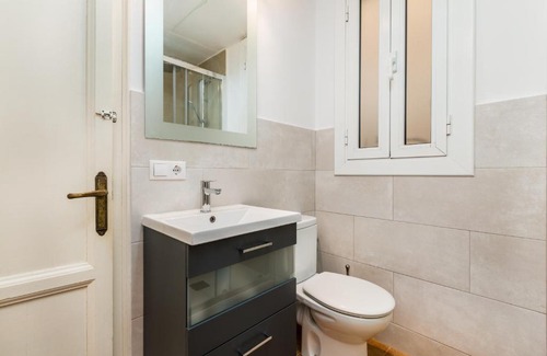 La Sagrada Familia Apartment | 2BR - 1BH APARTMENT 5 min WALK from SAGRADA FAMILIA