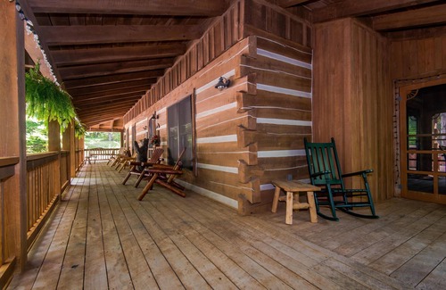 Gnaw Bone Cabin | 2BR, 2.5 BA