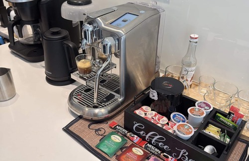 Wynwood Art District Condo | 2BR/2BA | 1400 SF | Balcony | Parking | Rooftop