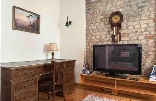 Galata Apartment | 2Br, 2Ba, 1st Floor of Historical Building ,Galata