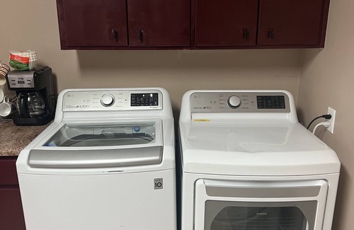 Albany House | 2br Albany Getaway